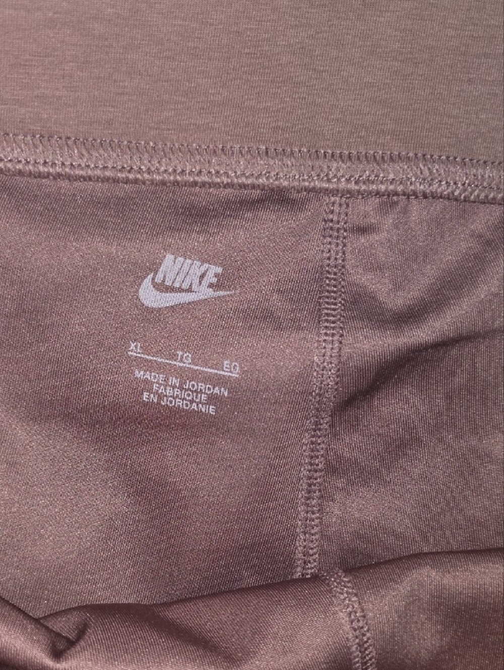 Nike Women’s Mauve-Rose Bike Shorts - Picture 3 of 5